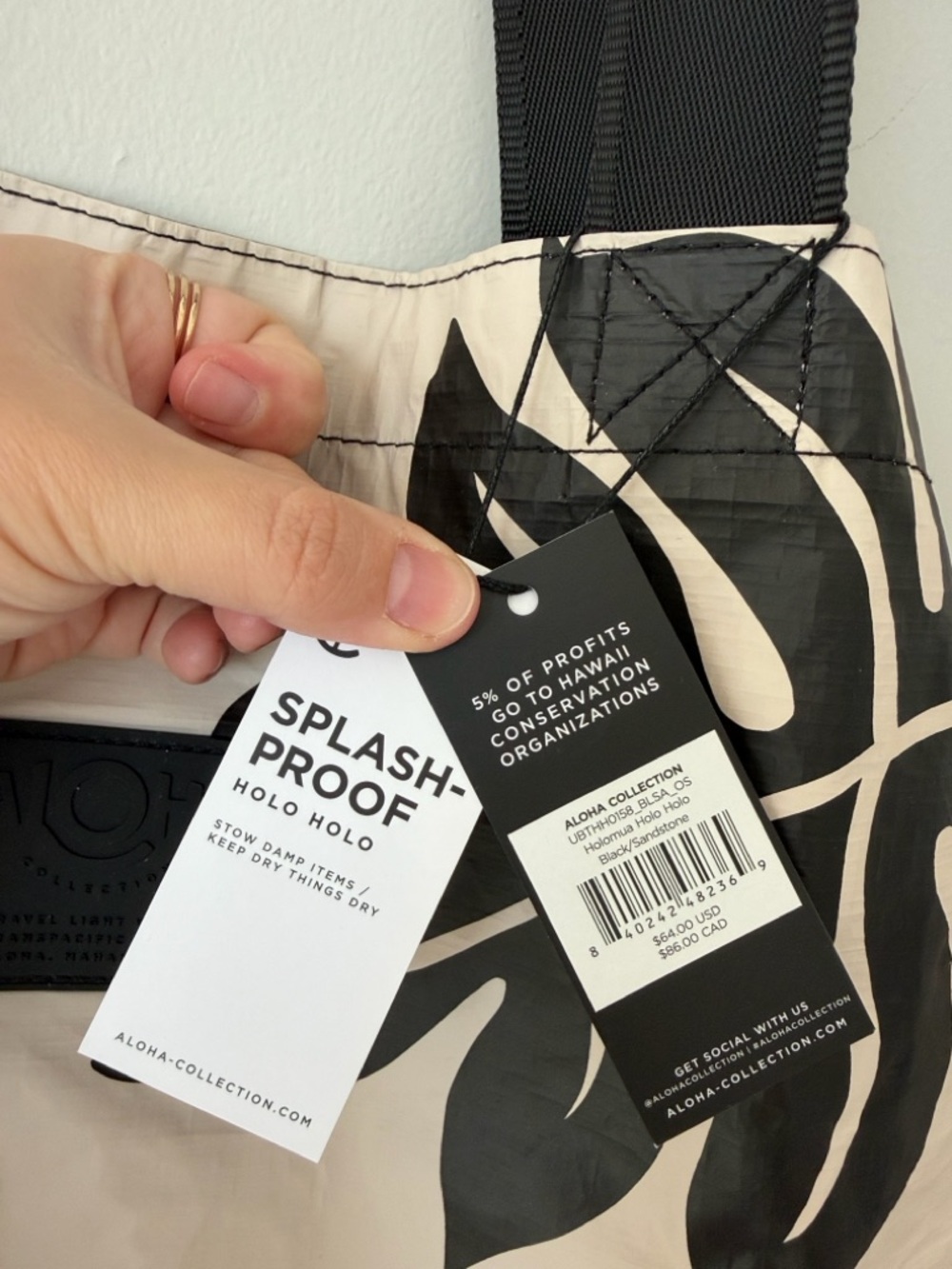 NWT ALOHA Collection Holo Holo Tote in Holomua (Black/Sandstone) - Picture 3 of 4